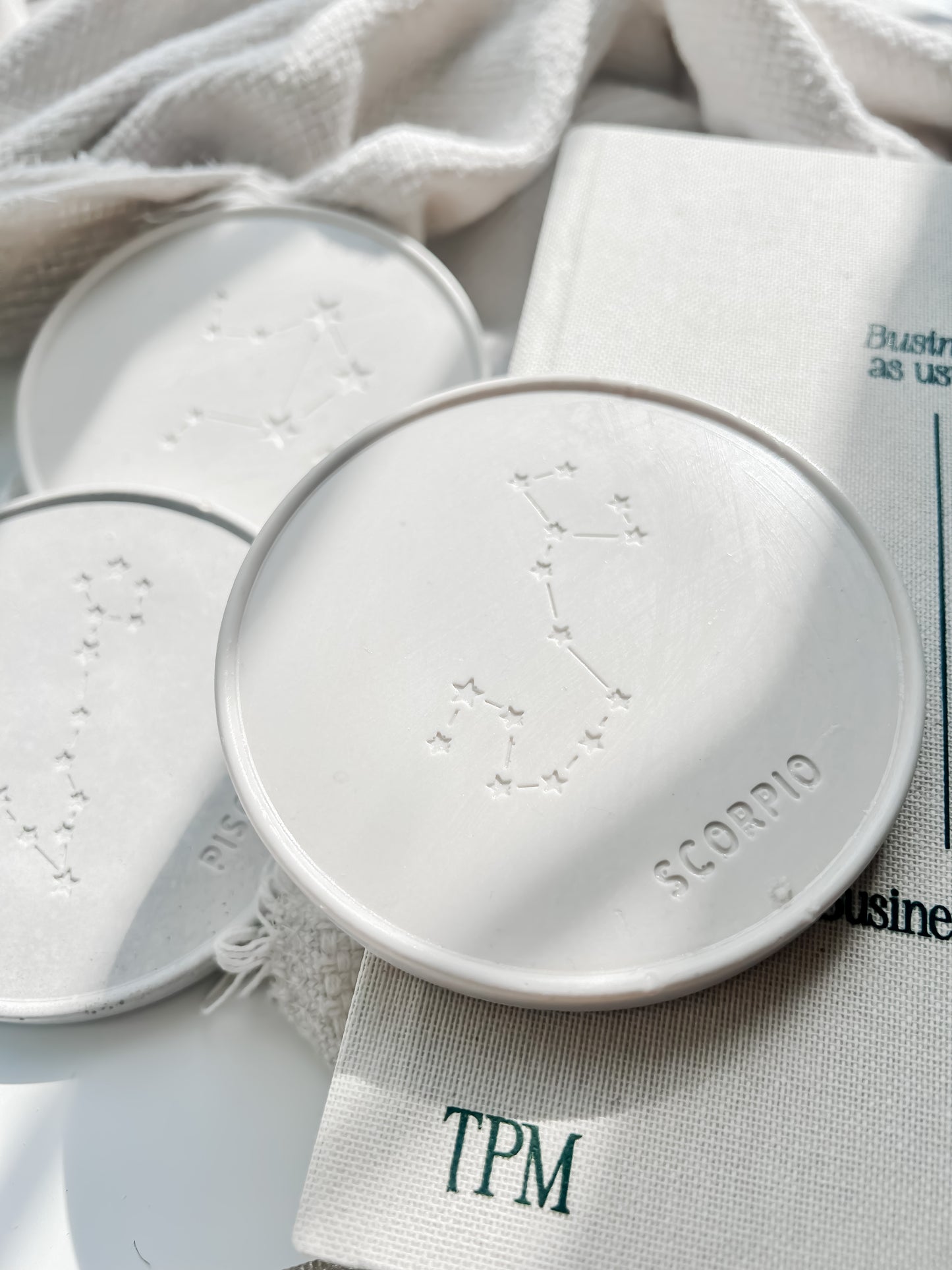 ZODIAC COASTER / STONE HOMEWARE / NEUTRAL HOMEWARE / MINIMALIST