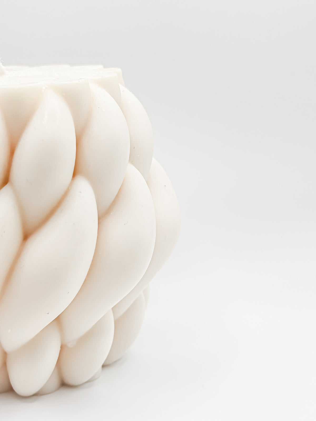 Alba - Luxurious Candle // Scandinavian Styling // Sculptural Candles